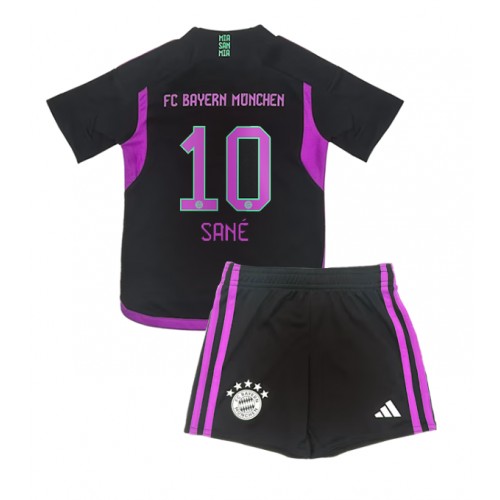 Bayern Munich Leroy Sane #10 Replika Babytøj Udebanesæt Børn 2023-24 Kortærmet (+ Korte bukser)